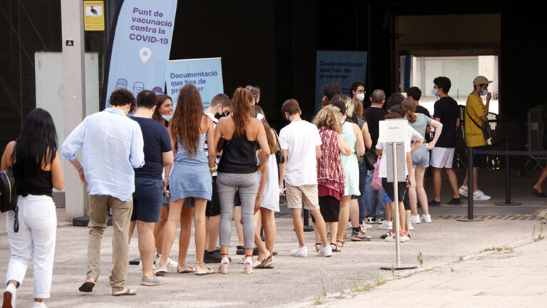 El Govern no plantejarà restriccions només per als no vacunats: “Tocaríem el moll de l’os dels drets fonamentals”