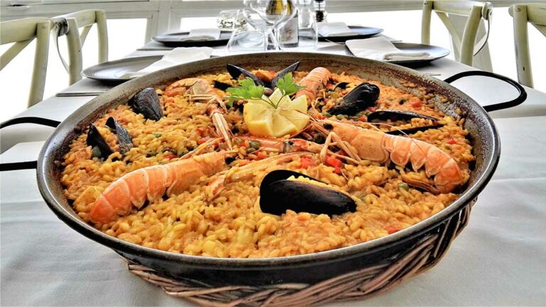Els tretze restaurants participants en les XXII Jornades Gastronòmiques de l’Arròs de l’Ampolla serveixen més de 1.500 menús