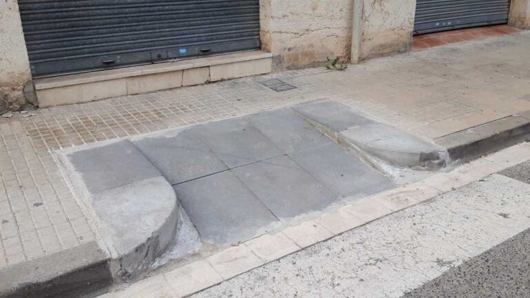 L’Ajuntament de Tortosa segueix suprimint barreres arquitectòniques, situant passos de vianants a cota zero