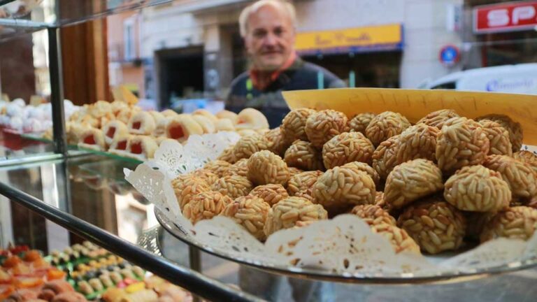 La pujada de preus farà que els panellets siguen fins a un 5% més cars en la primera Castanyada sense restriccions