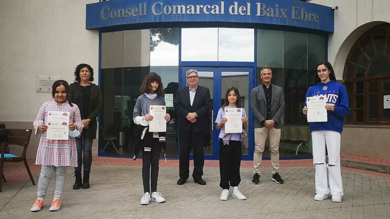Dos alumnes de l’escola Daniel Mangrané i una de l’escola Sant Miquel de Deltebre, guanyadores del Concurs de Relat i Cartell de la Taula de Salut Mental