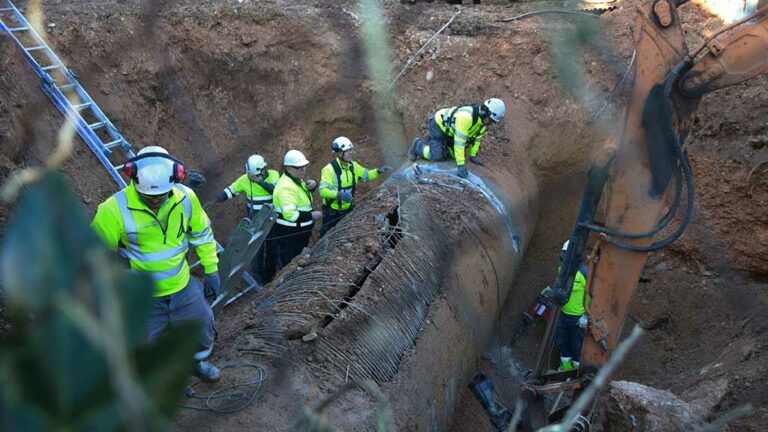 El Consorci d’Aigües de Tarragona calcula haver reparat diumenge a la tarda la canonada trencada a l’Ametlla de Mar
