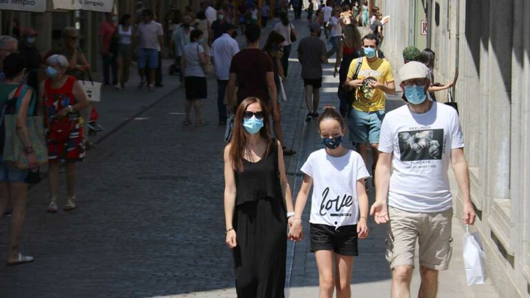 Sánchez anuncia als presidents autonòmics l’obligatorietat de l’ús de mascaretes en exteriors