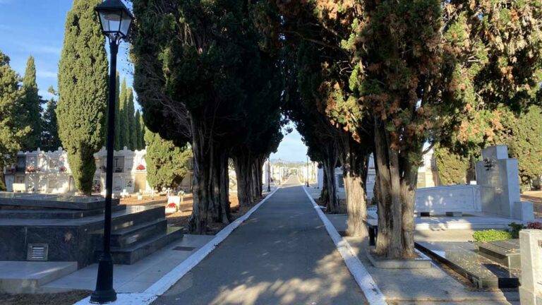Amposta regularitza més de 3.000 nínxols del cementeri municipal