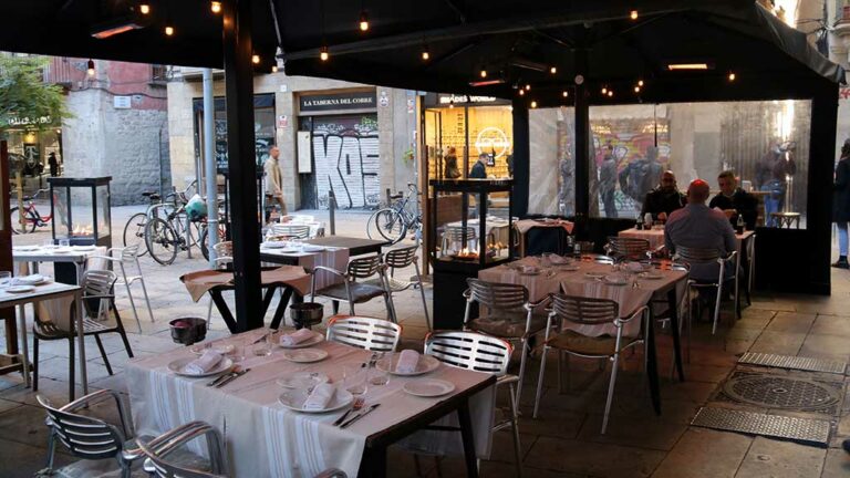 La restauració avisa que nous tancaments o restriccions podrien ser “crítics” pel sector