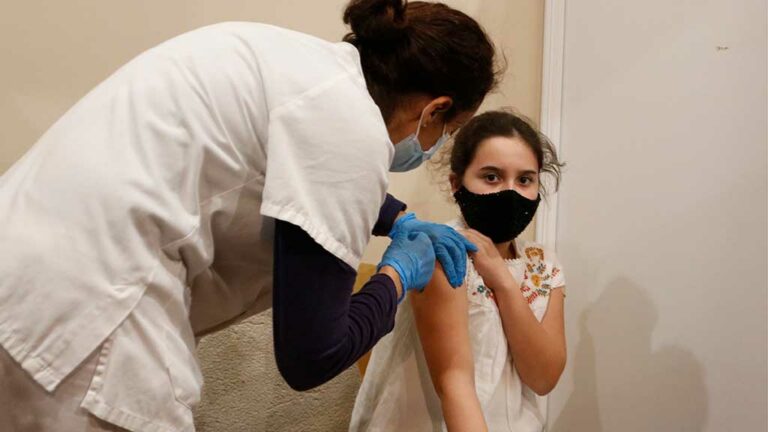 Més de 50.000 terceres dosis contra la covid-19 en les darreres 24 hores