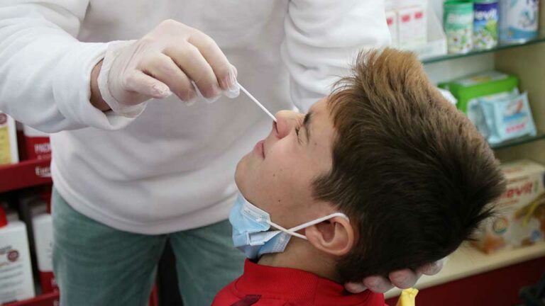 56.614 dosis de la vacuna contra la covid-19 administrades en les darreres 24 hores