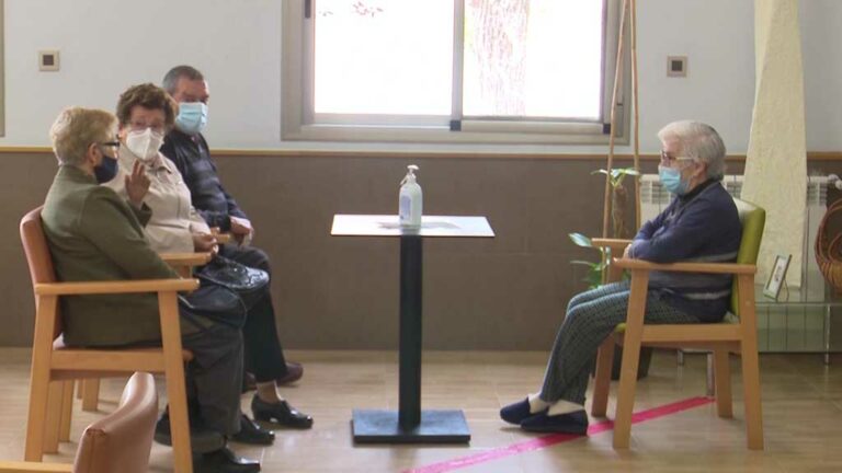 Els visitants de les residències hauran de seguir presentant una declaració responsable per accedir als centres