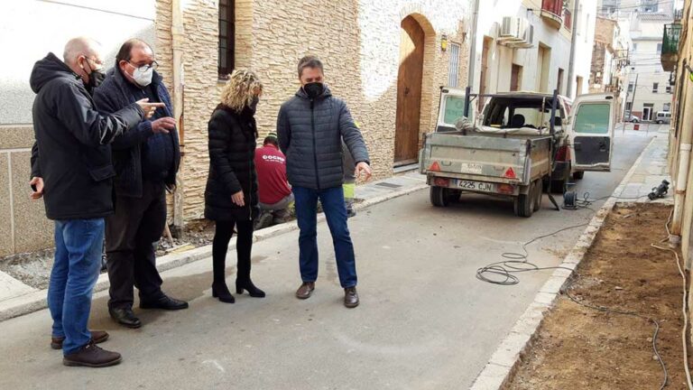 L’Ajuntament de Tortosa inicia la renovació de les voreres dels carrers Amor i Pina de Ferreries