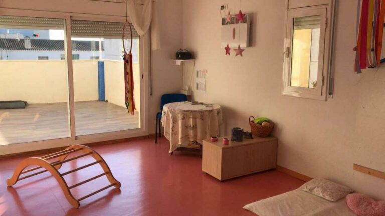 La llar d’infants Gruneta d’Amposta estrena una nova aula per donar resposta a l’augment de demanda
