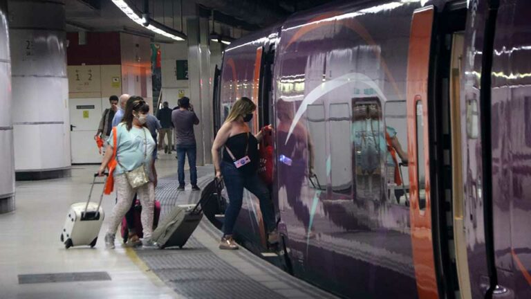 Renfe amplia fins al 15 de febrer el termini perquè els viatgers contagiats de covid-19 puguin canviar els seus bitllets