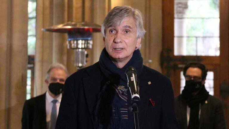 Argimon avala el canvi de les quarantenes escolars però critica les formes: “No són maneres de fer”