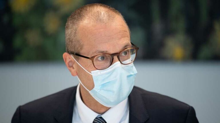 L’OMS preveu que més del 50% de la població europea es contagiï d’òmicron en els pròxims dos mesos