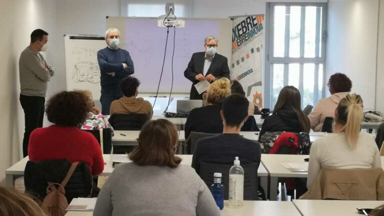 Baix Ebre Innova forma una vintena d’alumnes en activitats de gestió administrativa