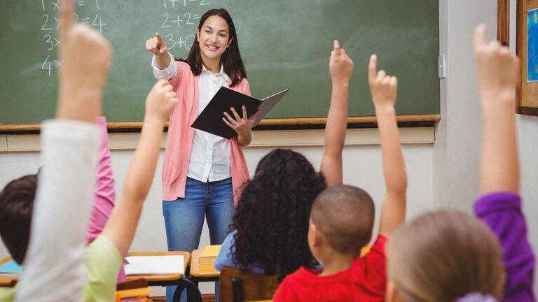 CCOO assegura que el relaxament de mesures als centres educatius deixarà alumnes i docents “completament desprotegits”