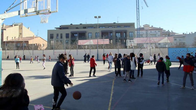 El Govern elimina a partir de dimecres les quarantenes de contactes estrets als centres educatius