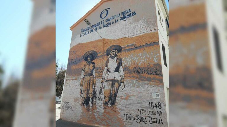 Els murals de la placeta d’Orígens incorporen els codis QR del projecte ‘Murs de bitàcola’