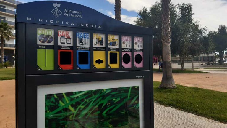 Les minideixalleries instal·lades a l’Ampolla, un bon instrument per potenciar el reciclatge