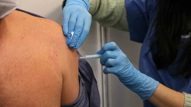 Prop de 5.300 dosis contra la covid-19 administrades en les darreres 24 hores