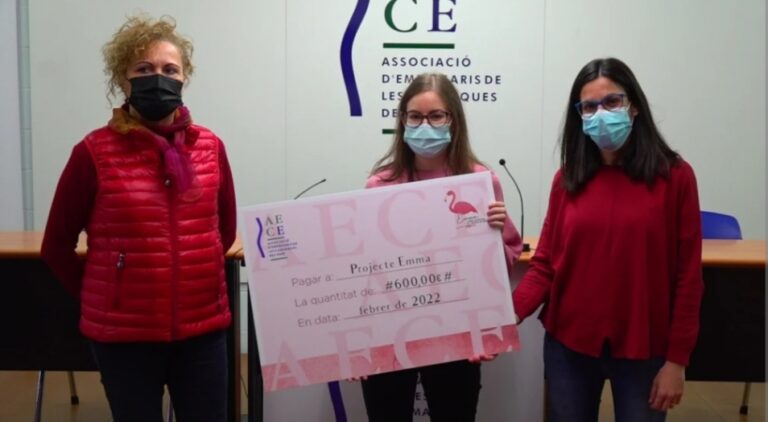 AECE fa entrega d’un xec de 600€ al Projecte Emma
