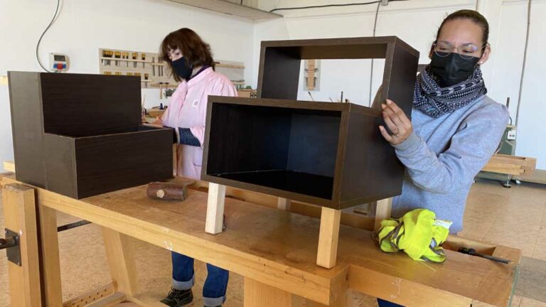 Un 70% dels assistents a les formacions d’operaris del sector del moble troben feina