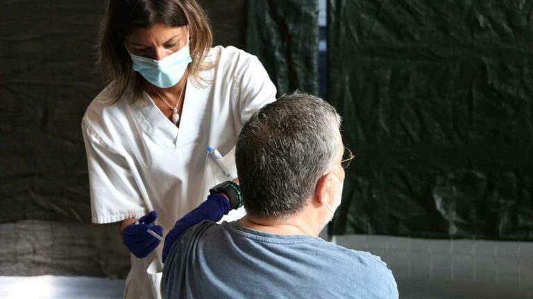 7.608 vacunes contra la covid-19 en les darreres 24 hores