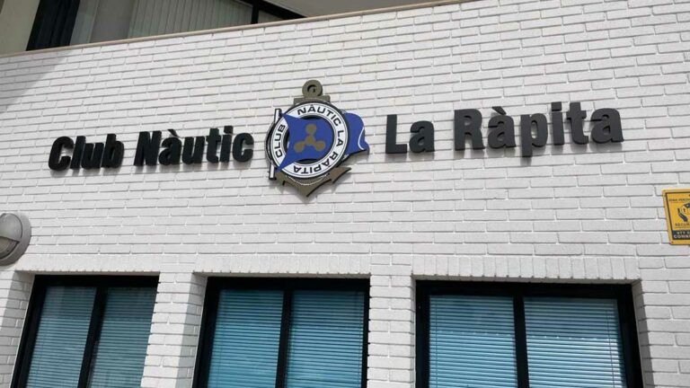 El Club Nàutic la Ràpita adapta la seua imatge al nou topònim oficial del municipi
