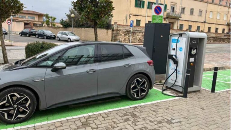 Gandesa inaugura 2 nous punts de recàrrega ràpida de la mà d’Etecnic energy & mobility