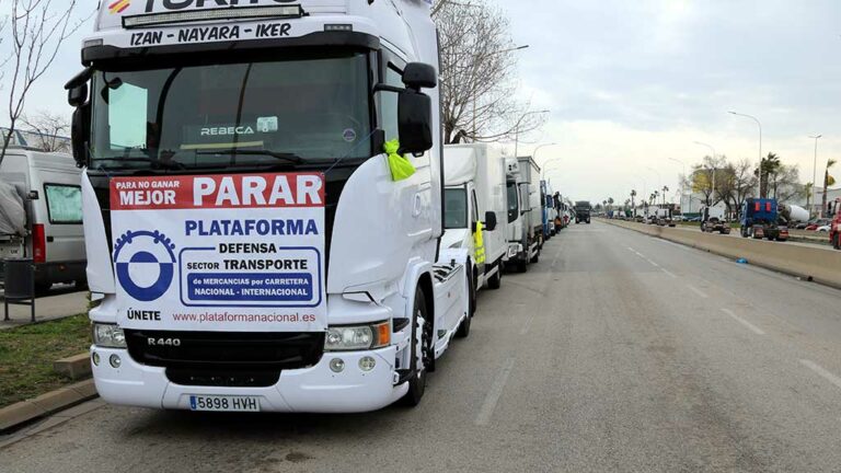 La Plataforma manté l’aturada de camioners després de la reunió amb la ministra