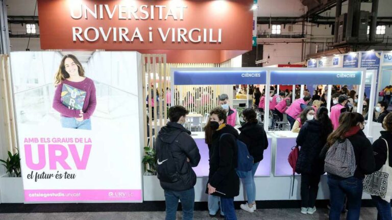 La URV ofereix 59 graus que preparen els estudiants per accedir al mercat de treball i a la carrera acadèmica