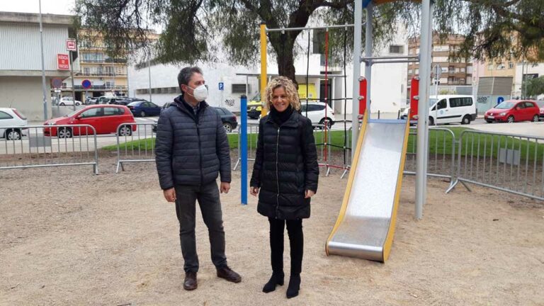 Tortosa renova vuit parcs infantils en diversos barris per a generar espais més agradables per a les famílies