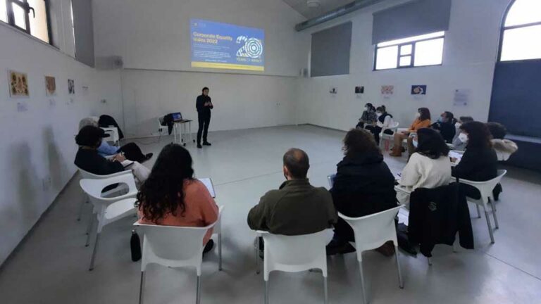El personal d’Apasa i Fussmont a Amposta es forma en diversitat de gènere i orientació sexual i afectiva