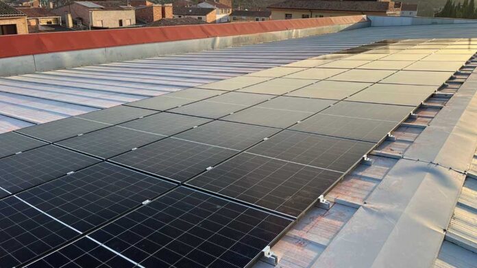 El Consell de la Terra Alta instal·la panells solars fotovoltaics per a autoconsum col·lectiu a Bot i Vilalba dels Arcs