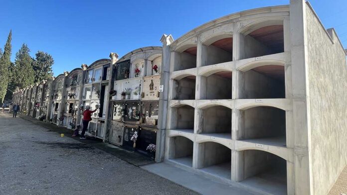 L'Ajuntament de Tortosa construeix 24 nous nínxols al cementiri i renova els lavabos de manera integral