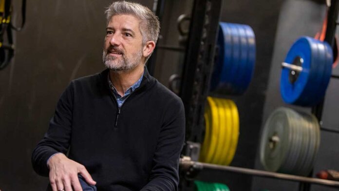 Toni Cruanyes el proper convidat a 'Converses Periodístiques' de la Plana Ràdio