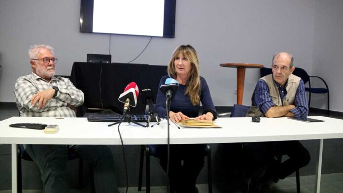 VÍDEO · Ecologistes i veïns acusen Kronospan de superar 'les concentracions permeses de diversos tòxics' a Tortosa