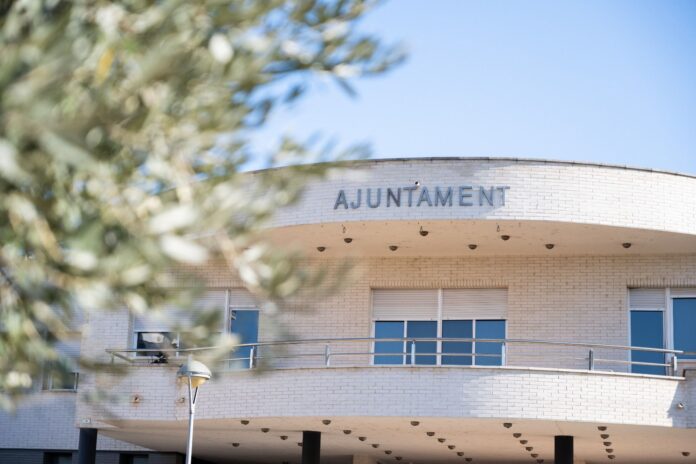 Façana de l'Ajuntament de l'Ampolla