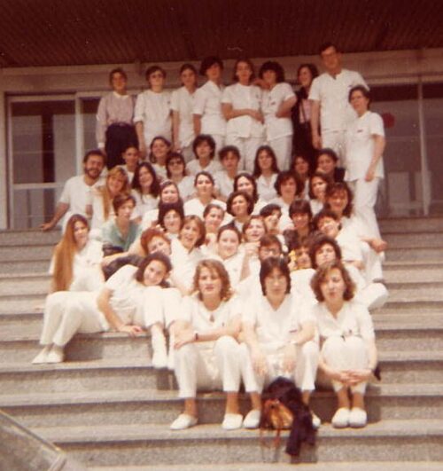 Estudiants d’Infermeria, a les escales de l’hospital. / Anna Roig