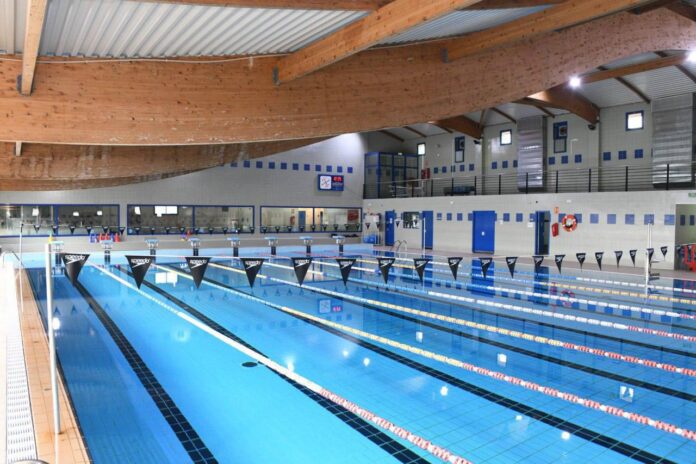 Imatge de la piscina municipal d’Amposta