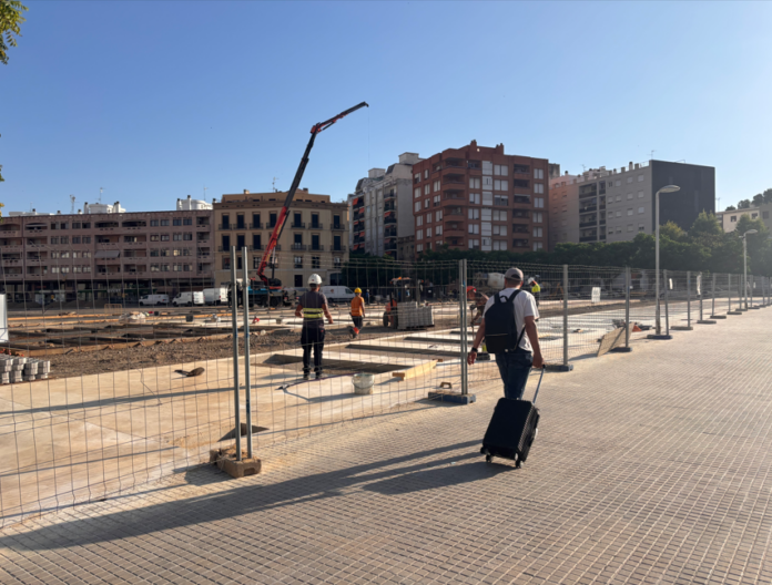 Estat actual de les obres del nou aparcament que executa l’empresa Also Casals als terrenys d’Adif. /C. Puig