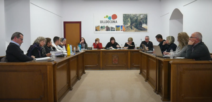 Imatge d’una sessió plenària durant este mandat a l’Ajuntament d’Ulldecona.