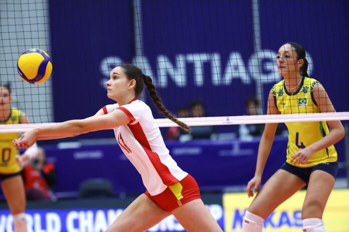 Júlia Vilar, en una acció de joc amb la selecció espanyola.
