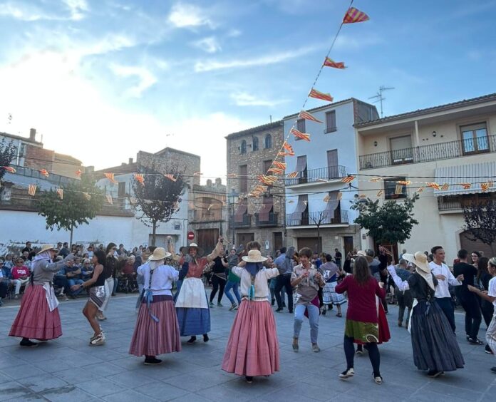 La Festa de la Jota de la Ribera d’Ebre, en una edició anterior. / CEDIDA