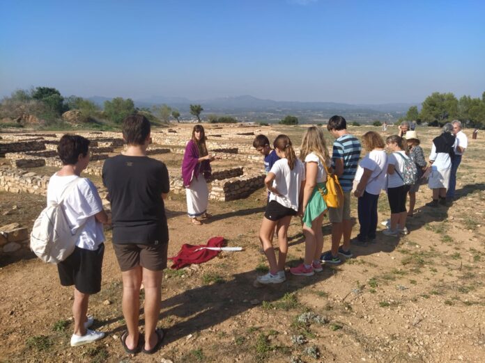 Una de les activitats d’edicions anteriors, al Castellet de Banyoles (Tivissa)